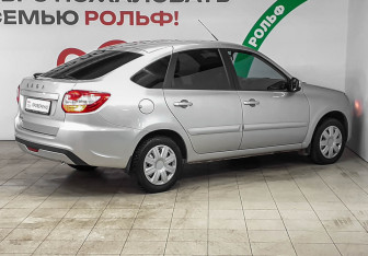 Подержанный автомобиль LADA (ВАЗ) Granta Liftback 2019 года (4 фото)