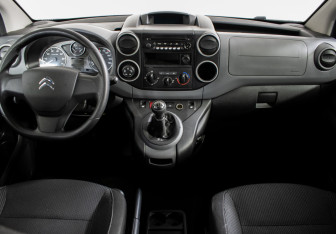 Подержанный автомобиль Citroen Berlingo 2022 года (12 фото)
