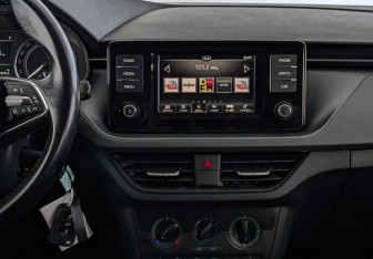 Подержанный автомобиль Skoda Rapid Liftback 2021 года (17 фото)