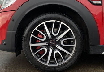 Подержанный автомобиль MINI Countryman 2019 года (9 фото)
