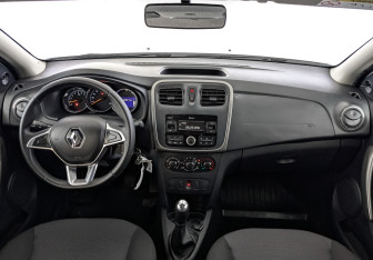 Подержанный автомобиль Renault Logan Sedan 2018 года (14 фото)