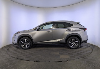 Подержанный автомобиль Lexus NX 2018 года (8 фото)