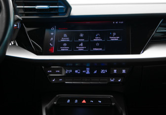 Подержанный автомобиль Audi A3 Hatchback 2022 года (22 фото)