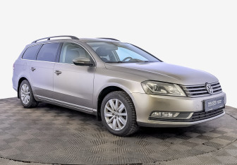 Подержанный автомобиль Volkswagen Passat Wagon 2013 года (3 фото)