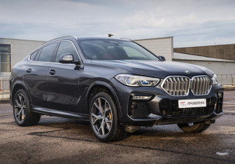 Подержанный автомобиль BMW X6 2021 года (3 фото)