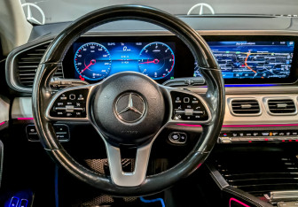 Подержанный автомобиль Mercedes-Benz GLE 2019 года (21 фото)