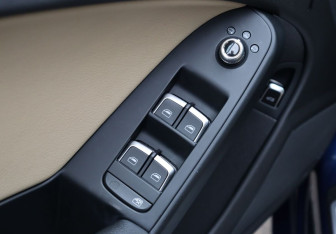 Подержанный автомобиль Audi A4 Sedan 2015 года (11 фото)