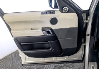 Подержанный автомобиль Land Rover Range Rover Sport 2013 года (19 фото)