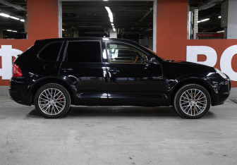 Подержанный автомобиль Porsche Cayenne 2006 года (4 фото)