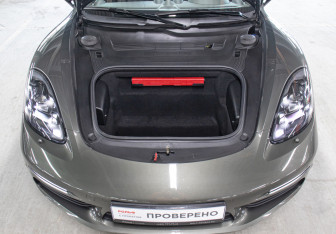 Подержанный автомобиль Porsche Cayman 2020 года (9 фото)