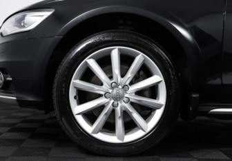 Подержанный автомобиль Audi A6 allroad 2012 года (25 фото)
