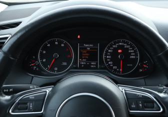 Подержанный автомобиль Audi Q5 2013 года (11 фото)