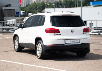 Подержанный автомобиль Volkswagen Tiguan 2012 года (7 фото)