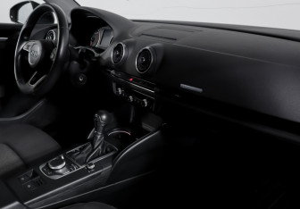 Подержанный автомобиль Audi A3 Sedan 2018 года (9 фото)