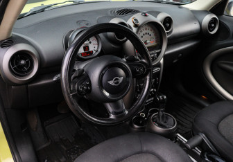 Подержанный автомобиль MINI Countryman 2011 года (12 фото)