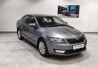 Подержанный автомобиль Skoda Octavia Liftback 2014 года (3 фото)