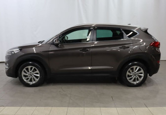 Подержанный автомобиль Hyundai Tucson 2017 года (8 фото)