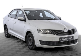 Подержанный автомобиль Skoda Rapid Liftback 2017 года (3 фото)