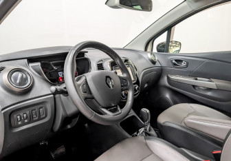 Подержанный автомобиль Renault Kaptur 2018 года (17 фото)