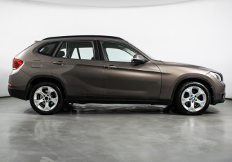 Подержанный автомобиль BMW X1 2012 года (4 фото)