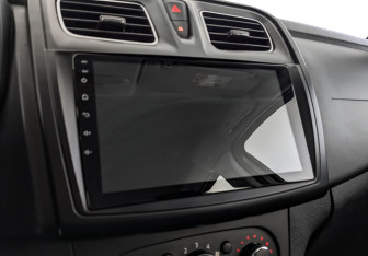 Подержанный автомобиль Renault Sandero 2016 года (26 фото)