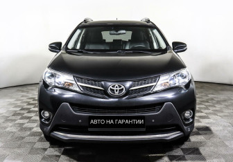 Подержанный автомобиль Toyota RAV4 2014 года (2 фото)