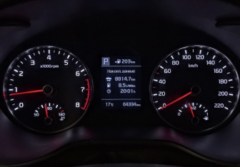Подержанный автомобиль Kia Rio Hatchback 2020 года (13 фото)