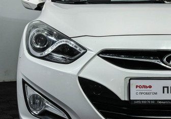 Подержанный автомобиль Hyundai i40 Sedan 2014 года (14 фото)