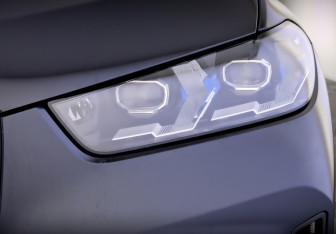 Подержанный автомобиль BMW X5 2023 года (17 фото)