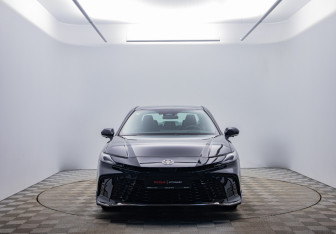 Подержанный автомобиль Toyota Camry Sedan 2025 года (2 фото)