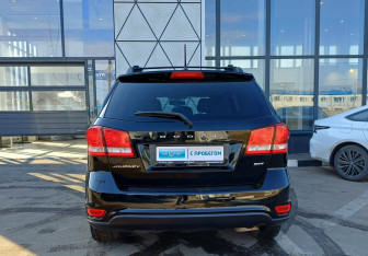 Подержанный автомобиль Dodge Journey 2014 года (6 фото)