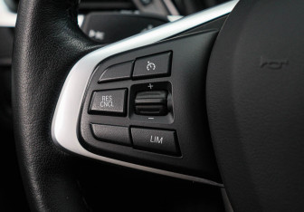 Подержанный автомобиль BMW X1 2020 года (19 фото)