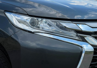 Подержанный автомобиль Mitsubishi Pajero Sport 2019 года (16 фото)