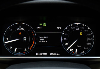 Подержанный автомобиль Land Rover Range Rover Sport 2015 года (9 фото)