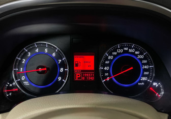 Подержанный автомобиль Infiniti FX 2009 года (11 фото)