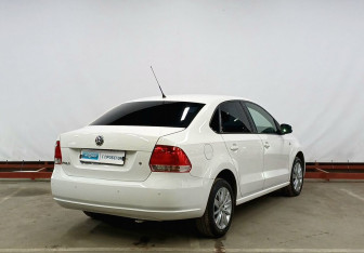 Подержанный автомобиль Volkswagen Polo Sedan 2012 года (5 фото)