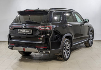 Подержанный автомобиль Changan CS95 2024 года (5 фото)