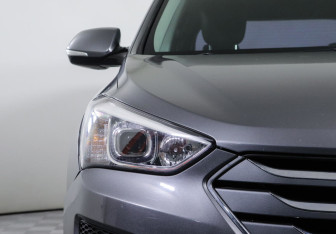 Подержанный автомобиль Hyundai Santa Fe 2014 года (5 фото)