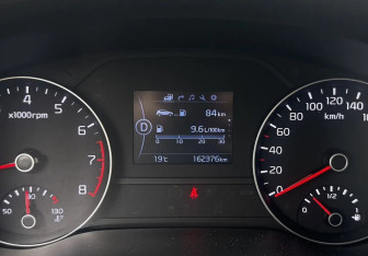 Подержанный автомобиль Kia Sportage 2017 года (13 фото)