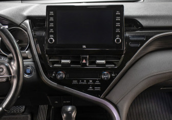 Подержанный автомобиль Toyota Camry Sedan 2021 года (15 фото)