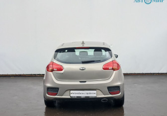 Подержанный автомобиль Kia Ceed Wagon 2017 года (6 фото)