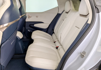 Подержанный автомобиль Zeekr X 2023 года (12 фото)