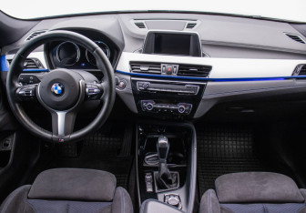Подержанный автомобиль BMW X2 2019 года (13 фото)