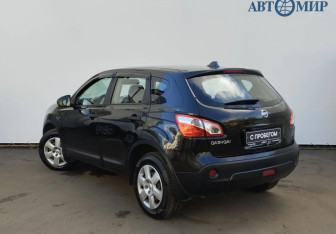 Подержанный автомобиль Nissan Qashqai 2013 года (7 фото)