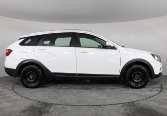 Подержанный автомобиль LADA (ВАЗ) Vesta Wagon 2018 года (4 фото)