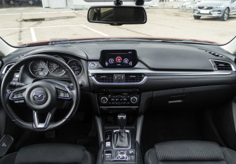 Подержанный автомобиль Mazda 6 Sedan 2018 года (13 фото)