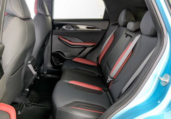 Подержанный автомобиль Geely Coolray 2024 года (12 фото)