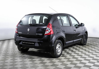 Подержанный автомобиль Renault Sandero 2012 года (3 фото)