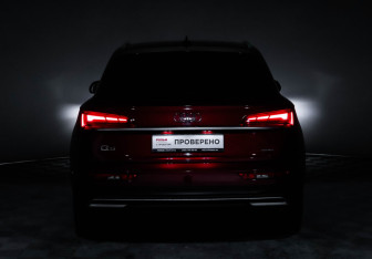 Подержанный автомобиль Audi Q5 2021 года (21 фото)