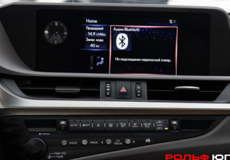 Подержанный автомобиль Lexus ES 2019 года (19 фото)